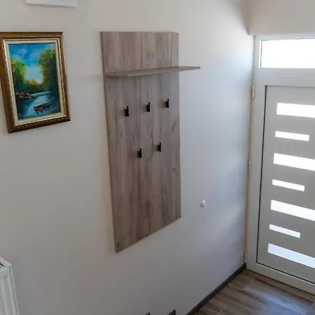 Apartamento Jedro - Sa Garaznim Parkingom