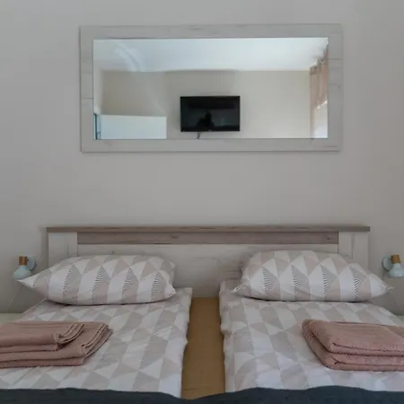 Jedro - Sa Garaznim Parkingom Apartment