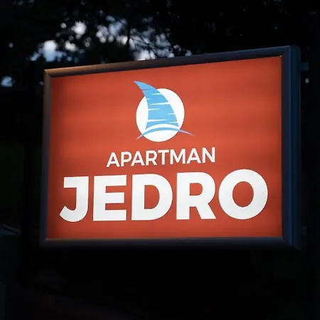 Apartamento Jedro - Sa Garaznim Parkingom