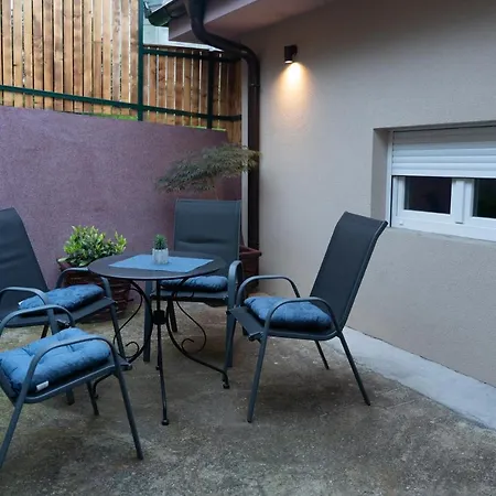 Apartamento Jedro - Sa Garaznim Parkingom