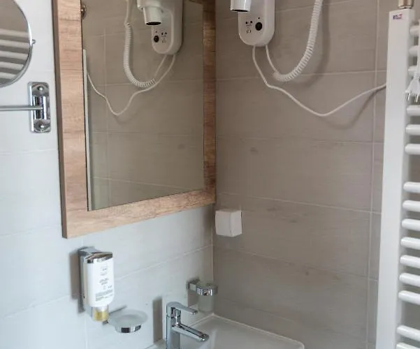 Jedro - Sa Garaznim Parkingom